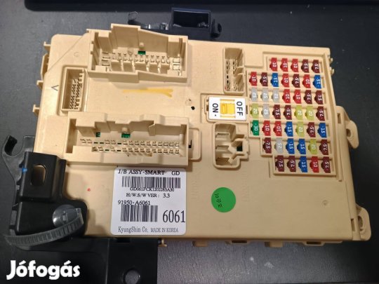 Hyundai i30 belső biztosítéktábla 91950-A6061