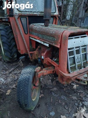 IH 454 Traktor eladó