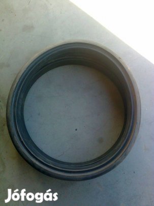 IH-6200 vetőgép tömörítő kerék gumi