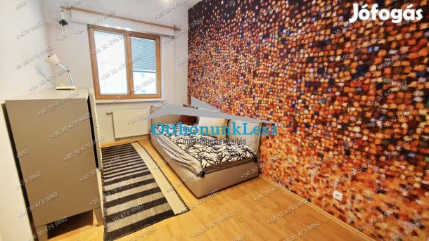 III. Bokor u., újszerű, 96 m2, nappali+2 hálószobás, erkélyes lakás