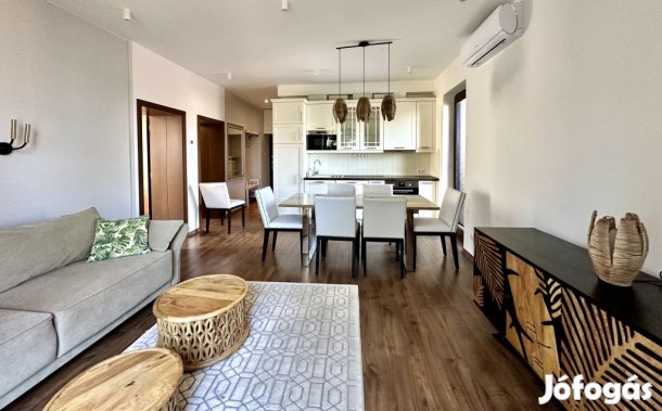 III. Kerület, Táborhegy, 75 m2-es, társasházi lakás, 2 szobás