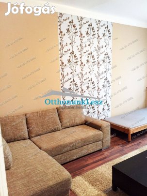 III. Óbuda-központban, 32 m2-es, garzon eladó, 4 m2 pincével