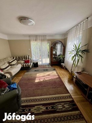 II. kerület, József Attila útja, 96 m2-es, családi ház, 2 szobás