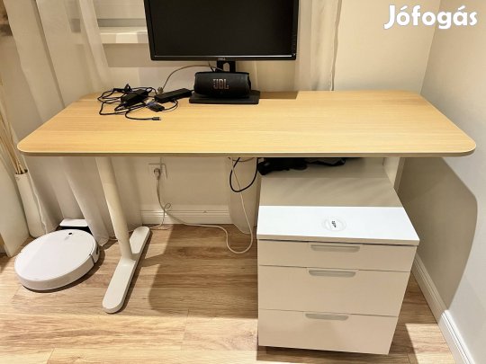 IKEA Bekant íróasztal
