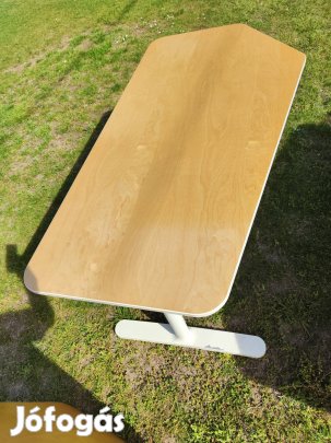 IKEA Bekant íróasztal eladó 