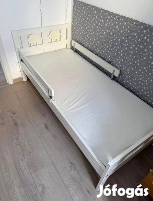 IKEA Kritter gyerek ágy ágyráccsal matraccal, leesésgátló korláttal