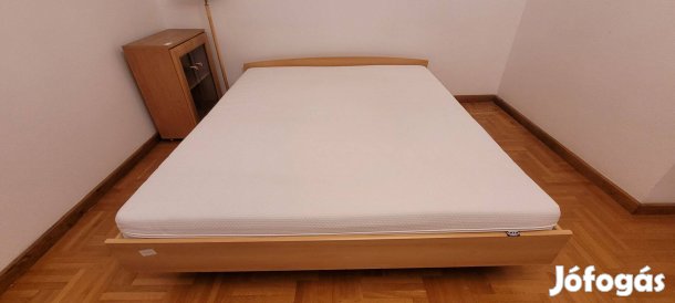 IKEA ágykeret matraccal