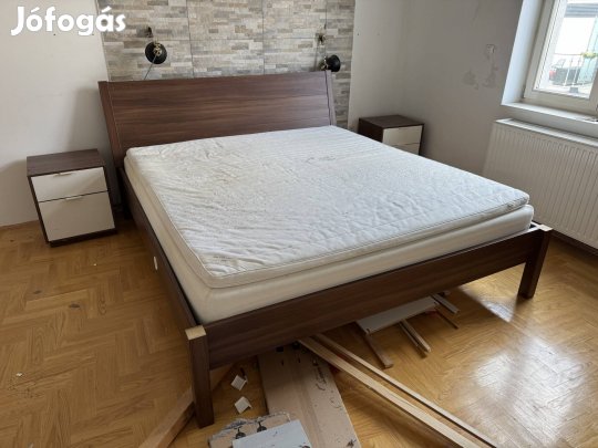 IKEA franciaágy + éjjeli szekrénnyel