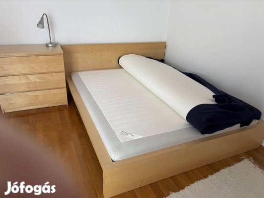 IKEA szobabútor (ágy, kommód, íróasztal és fali polcok)