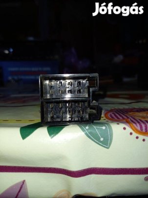 ISO csatlakozó autórádió / fejegység beszereléshez