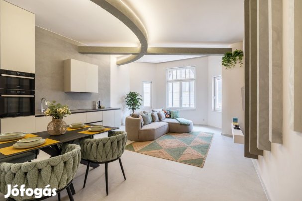 IX. Kerület, József körút-Petőfi híd közelében, 91 m2-es, társasházi