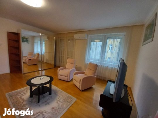 IX. Kerület, Liliom utca, 68 m2-es, társasházi lakás, 2 szobás