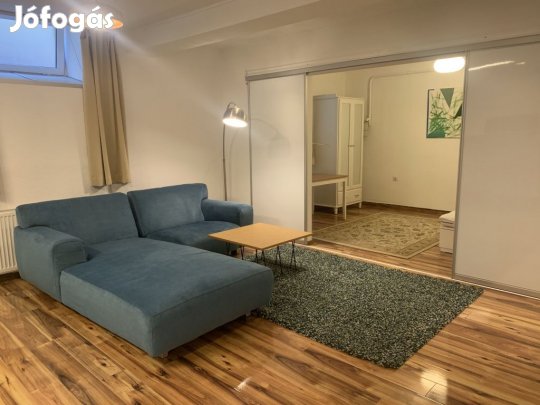 IX. Kerület, Nagyvárad tér utca, 76 m2-es, társasházi lakás, 3 szobás