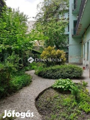 IX. Ráday utcában 2 szobás lakás zöld udvaros házban eladó