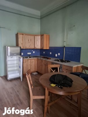 IX. kerületi eladó tégla társasházi lakás