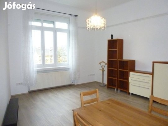 I. Mészáros utcában kétszobás lakás 75 M Ft-ért eladó!