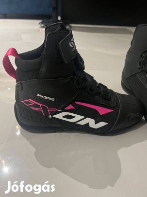 Icon női motoros cipő