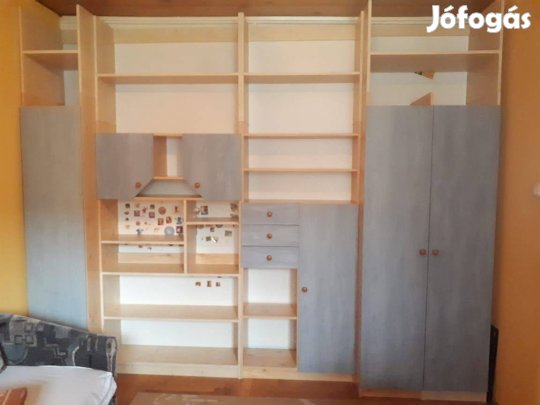 Ifjúsági szekrénysor íróasztallal és sok kiegészítővel