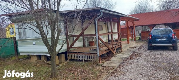 Igal fürdőtől 300 méterre kettő zártkerti ingatlan eladó!