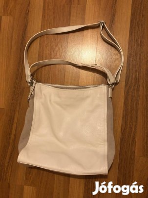 Igazi bőr válltáska krém színű szürkés bézs oldal betéttel