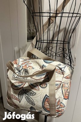 Igazi pakolós oldal es kezitaska