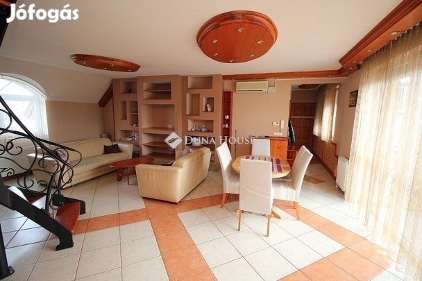 Igényes 4 szobás tégla lakás 2 percre a belvárostól