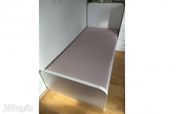 Igényes, egyedi készítésű ágy eladó