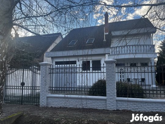 Igényes családi ház Kaposvár csendes utcájában eladó