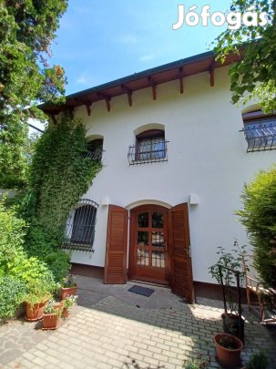 Igényes ház, várja új tulajdonosát Kesztölcön!