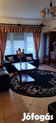 Igényes sorház kiadó , nappali + 3 hálószobával
