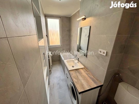 Igényesen felújított 2 szobás, erkélyes lakás, alkuképes áron eladó