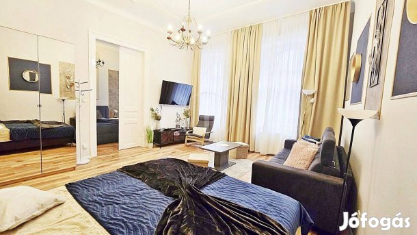 Igényesen felújított, bútorozott, berendezett lakás eladó!