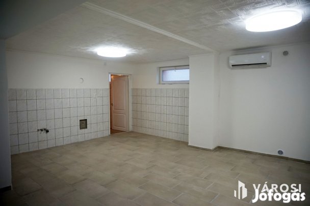 Igényesen felújított családi ház kiváló környezetben!