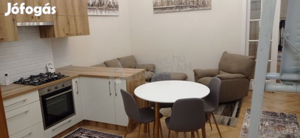 Igényesen felújított háromszobás lakás a József körúton kiadó!
