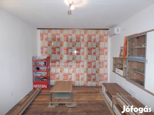 Igényesen felújított lakás, extrákkal.