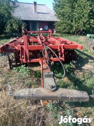 Ih tárcsa 3m es vontatott új gumikkal eladó!