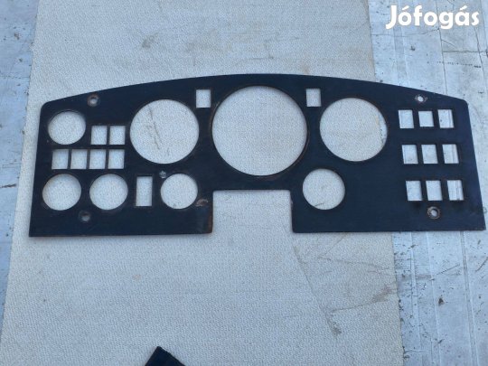 Ikarus műszerfal panel jobb középső bal oldal 400 típus