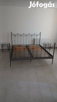 Ikea Fém francia ágy,rácsokkal 2 db éjjelivel eladó!