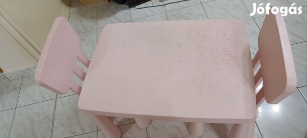 Ikea Mammut asztal két székkel 