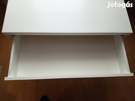 Ikea  Micke gyerek íróasztal 2 db székkel