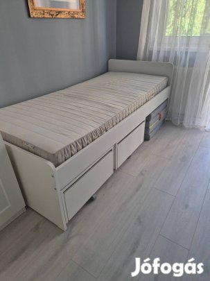 Ikea ágy , rugós matraccal, 2 db gurulós tárolóval,vendégmatrac