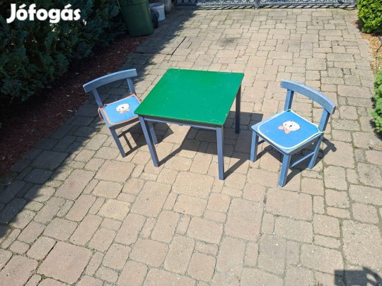 Ikea kisasztal 2 db kisszék székpárnával