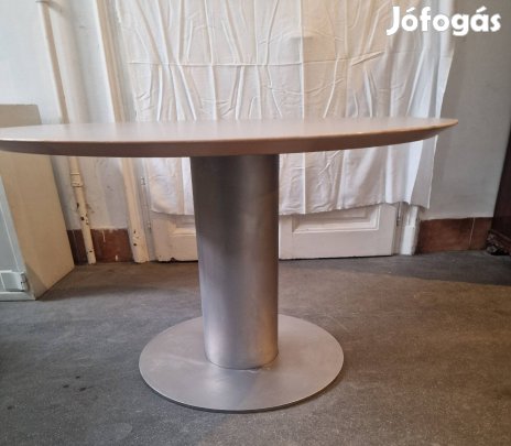 Ikea kőrasztal.Étkező,tárgyaló, kínáló stb.Újszerű állapotban .