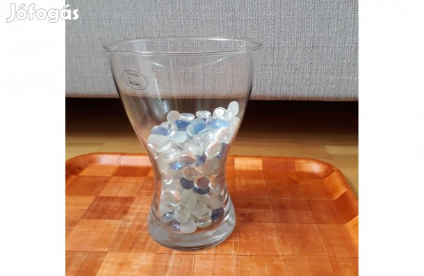 Ikeás üvegváza dekorkavicsokkal