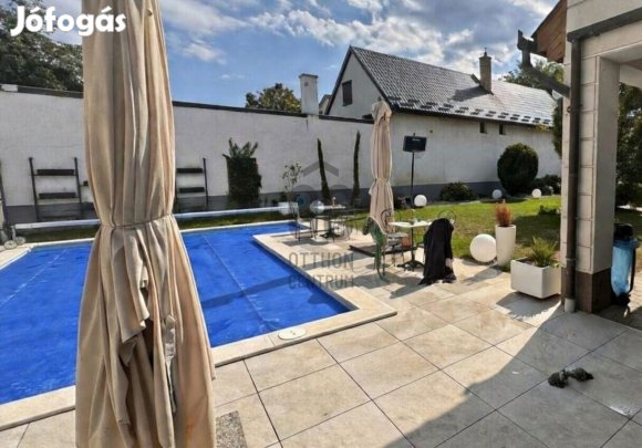 Impozáns családi ház Debrecen Óvárosában