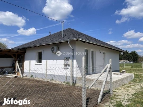 Inárcsi 94 nm-es ház eladó