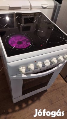 Indesit kerámialapos villanytűzhely bekötéssel kiszállítással
