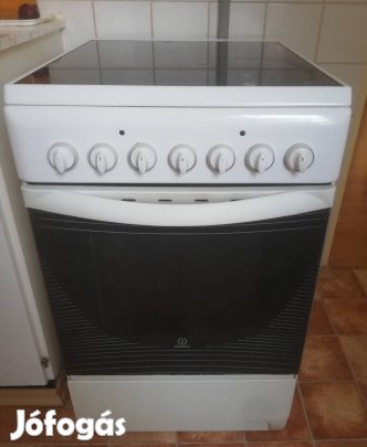 Indesit szabadonálló, kerámialapos elektromos tűzhely