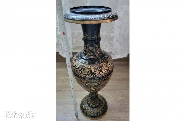 Indiai réz kapri fekete gravírozott váza