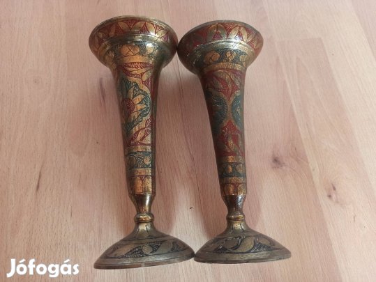 Indiai vésett, festett réz váza